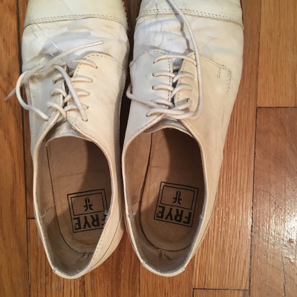 Frye leather Oxford shoes cream sz9.5